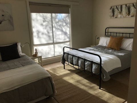 Townhouse On Deas - Kalgoorlie Accommodation 3