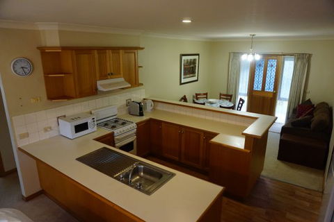 Abrigo Apartment - Kalgoorlie Accommodation 3