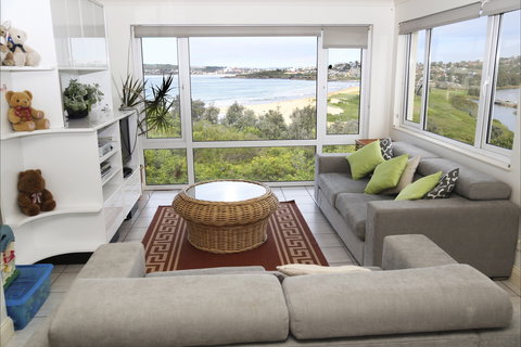 A Beach House Near Manly Two - Kalgoorlie Accommodation 1