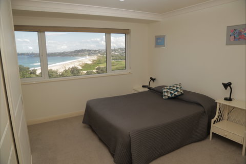 A Beach House Near Manly Two - Kalgoorlie Accommodation 4