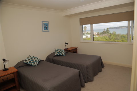 A Beach House Near Manly Two - Kalgoorlie Accommodation 5
