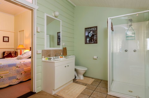 Albion Cottage - Kalgoorlie Accommodation 4