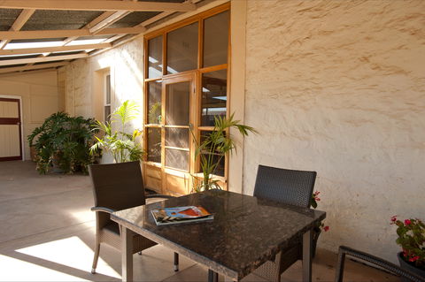 Black Jack Get-A-Way - Nana's Home - Kalgoorlie Accommodation 0