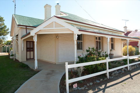 Black Jack Get-A-Way - Nana's Home - Kalgoorlie Accommodation 5