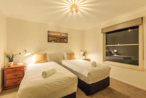 Country House Retreat - Kalgoorlie Accommodation 3