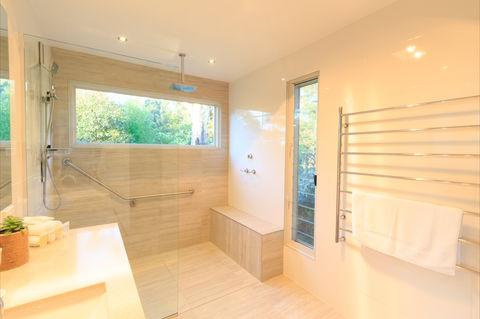 Country House Retreat - Kalgoorlie Accommodation 4