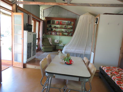 Fig Tree Retro Studio - Kalgoorlie Accommodation 7