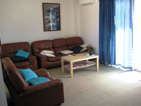 Laubelna's - Kalgoorlie Accommodation 3