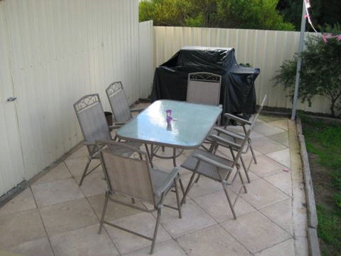 Laubelna's - Kalgoorlie Accommodation 8