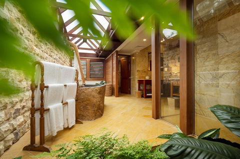 Makepeace Island - Sir Richard Branson's Australian Home - Kalgoorlie Accommodation 3
