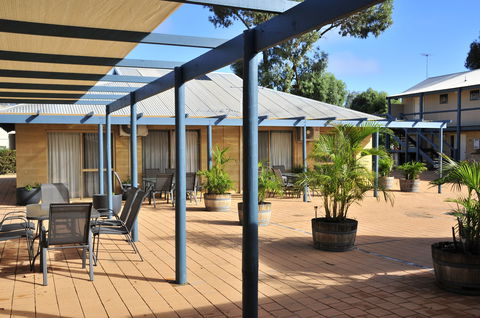 Pelican's Nest - Kalgoorlie Accommodation 1