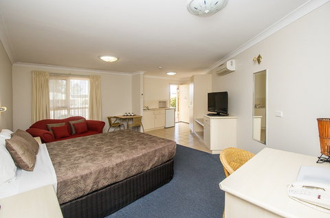 Tuckerbox Motor Inn - Kalgoorlie Accommodation 2