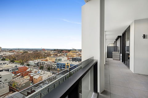 Arise The Eminence - Kalgoorlie Accommodation 3