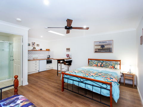 DCs Madra - Kalgoorlie Accommodation 1