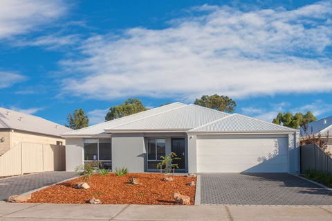 Fairway Isle - Kalgoorlie Accommodation 0