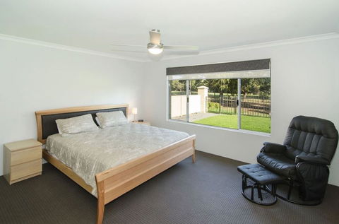 Fairway Isle - Kalgoorlie Accommodation 1