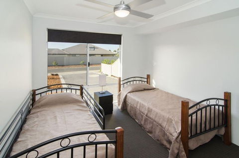 Fairway Isle - Kalgoorlie Accommodation 2