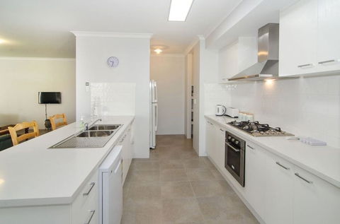 Fairway Isle - Kalgoorlie Accommodation 3