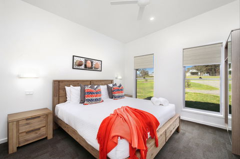 Ironbark Hill Villas - Kalgoorlie Accommodation 0