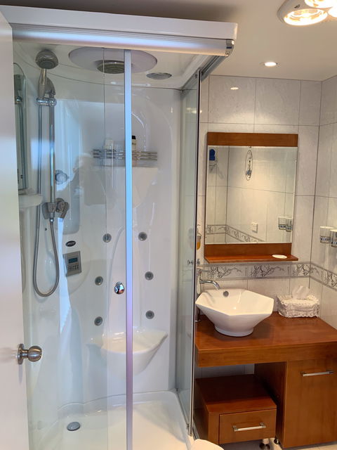 Island Eden - Kalgoorlie Accommodation 4