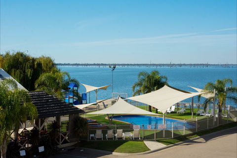 Lake Edge Resort - Kalgoorlie Accommodation 0