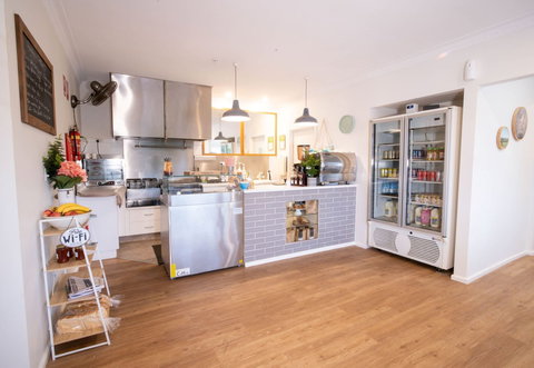 The Platypus Accommodation And Cafe - Kalgoorlie Accommodation 9