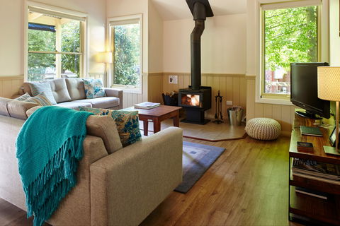 Alpine Valley Cottages - Kalgoorlie Accommodation 0