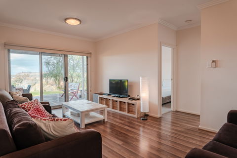 Aruma Executive Holiday Home - Kalgoorlie Accommodation 2