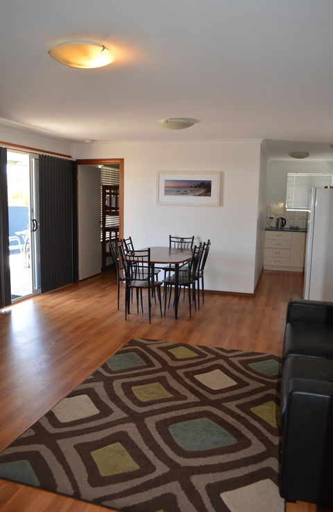 Busselton Holiday Village - Kalgoorlie Accommodation 2