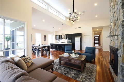 Lomandra Retreat - Kalgoorlie Accommodation 0