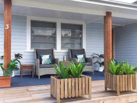 Long Jetty Lake House - Kalgoorlie Accommodation 0