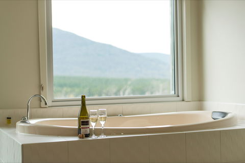 Macedon Ranges Hotel & Spa - Kalgoorlie Accommodation 1