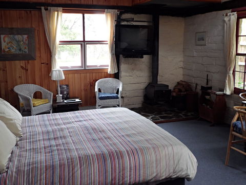 Woolly Butt Bungalow - Kalgoorlie Accommodation 1