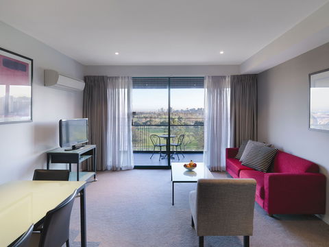 Adina Apartment Hotel St Kilda - Kalgoorlie Accommodation 1