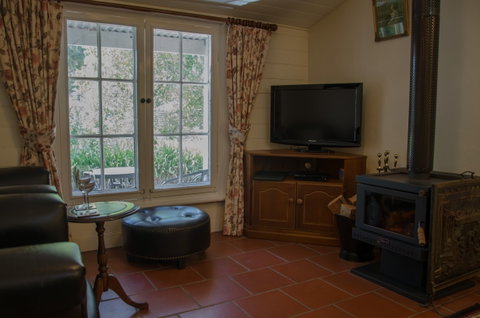 Ford Cottage Bed & Breakfast - Kalgoorlie Accommodation 2
