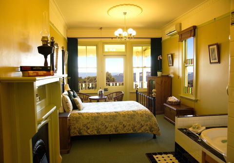 Moments Mountain Retreat - Kalgoorlie Accommodation 0