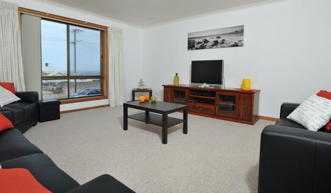 Seaview's Holiday House - Kalgoorlie Accommodation 2