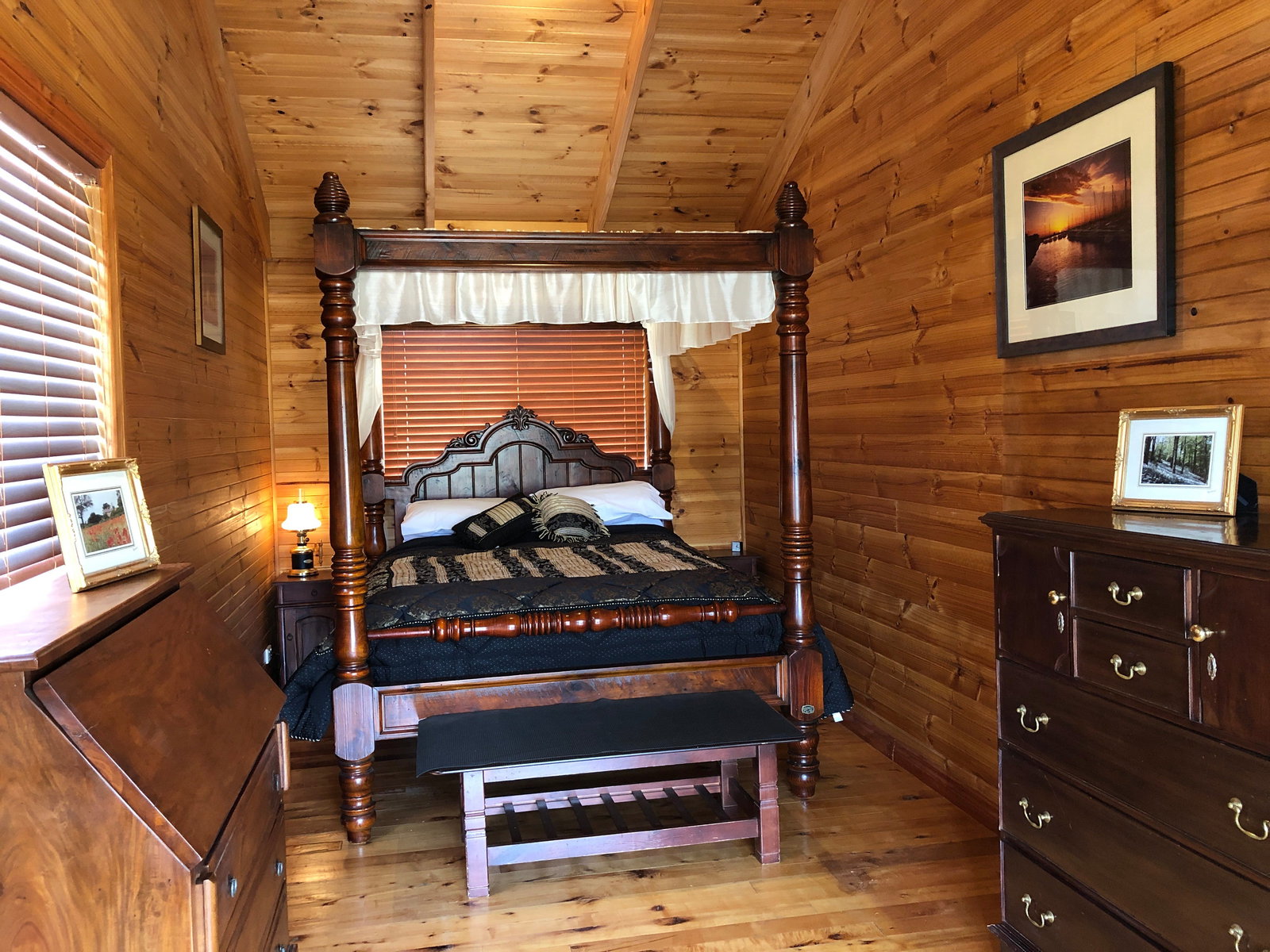 Royal George TAS Kalgoorlie Accommodation