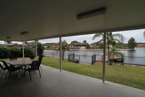 Waterfront Holiday Home - Kalgoorlie Accommodation 0