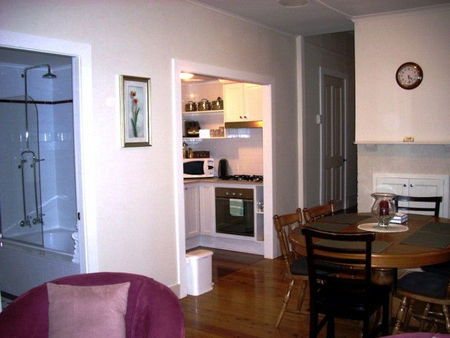 Picket Lane - Kalgoorlie Accommodation 0