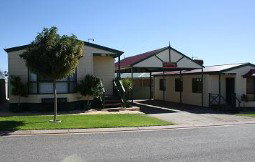 Outback Villas - Kalgoorlie Accommodation 0
