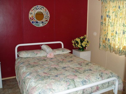 Parakeet Retreat - Kalgoorlie Accommodation 3