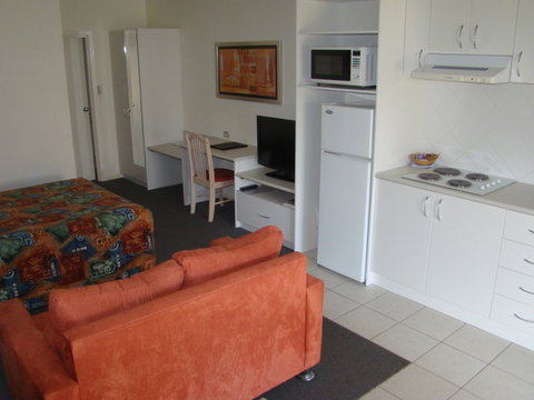 Dunsborough Central Motel - Kalgoorlie Accommodation 3