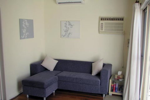 San Remo Holiday House - Kalgoorlie Accommodation 1