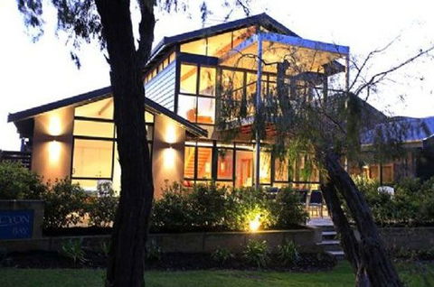 Halcyon Bay - Kalgoorlie Accommodation 0