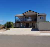 Agape Holiday Home - Kalgoorlie Accommodation
