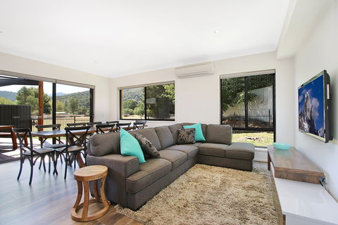 Alpine Knights - Kalgoorlie Accommodation 1