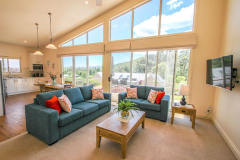 Bright Serendipity - Kalgoorlie Accommodation 0