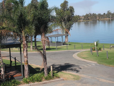 DC On The Lake - Kalgoorlie Accommodation 0