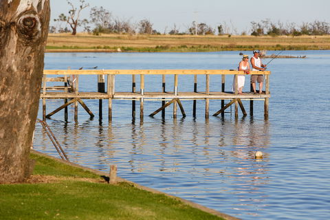DC On The Lake - Kalgoorlie Accommodation 1